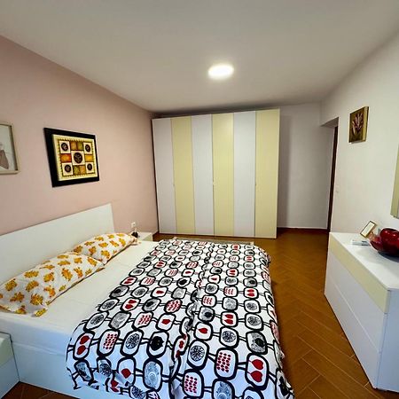Skerdi'S Apartment - City Center Tirana Extérieur photo